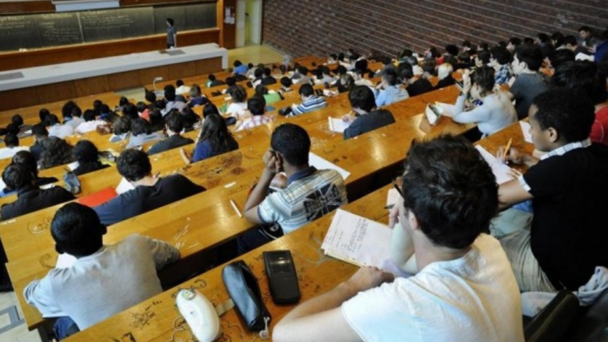 اتحاد طلبة تونس يدعو إلى تمكين الطلبة من أسبوع للمراجعة قبل الامتحانات
