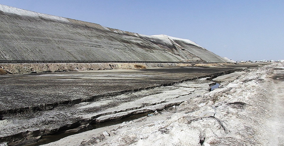 الصفاقسية ينتظرون تنفيذ قرار  إزالة جبل الفوسفوجيبس