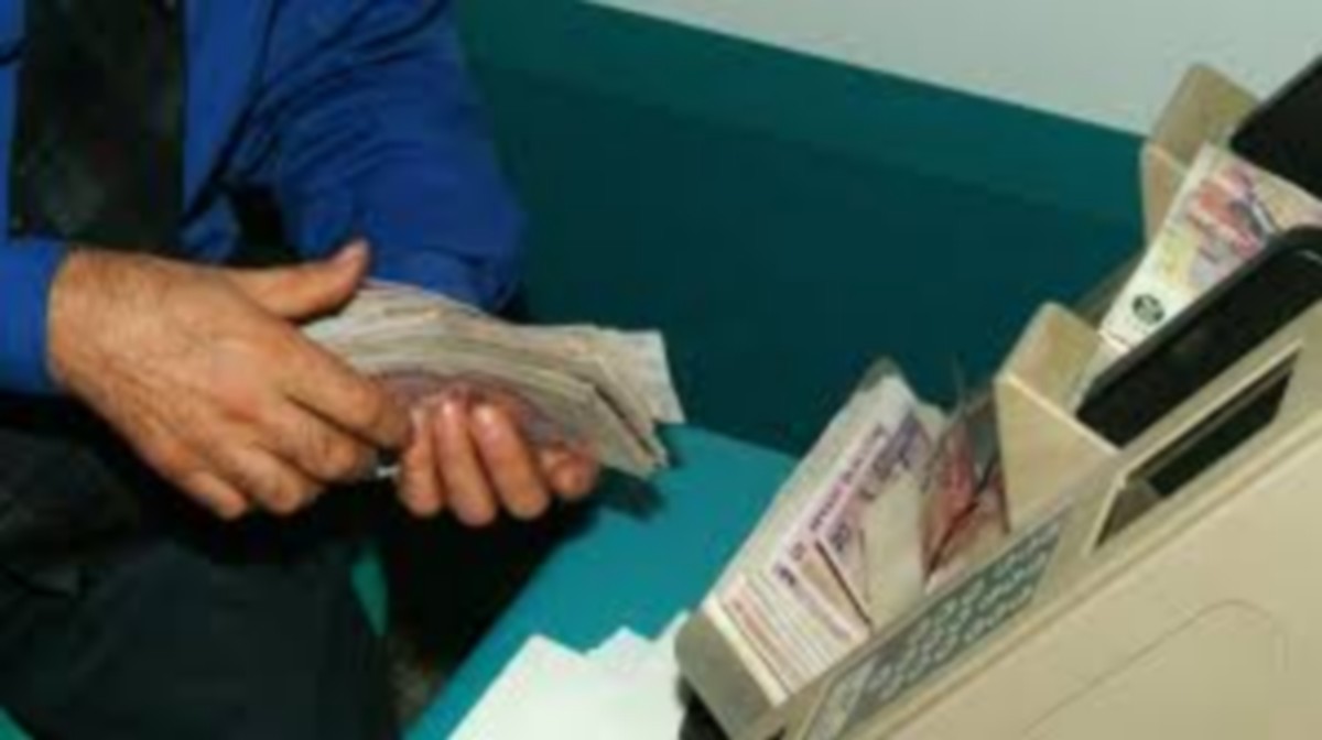 مواطنون يُطالبون الرئيس التدخلّ لوقف خروقات بعض البنوك التونسية