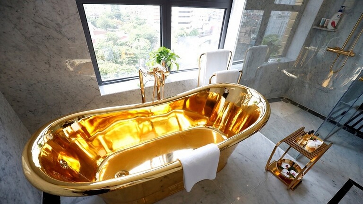 فيتنام.. افتتاح أول فندق مطلي بالذهب في العالم