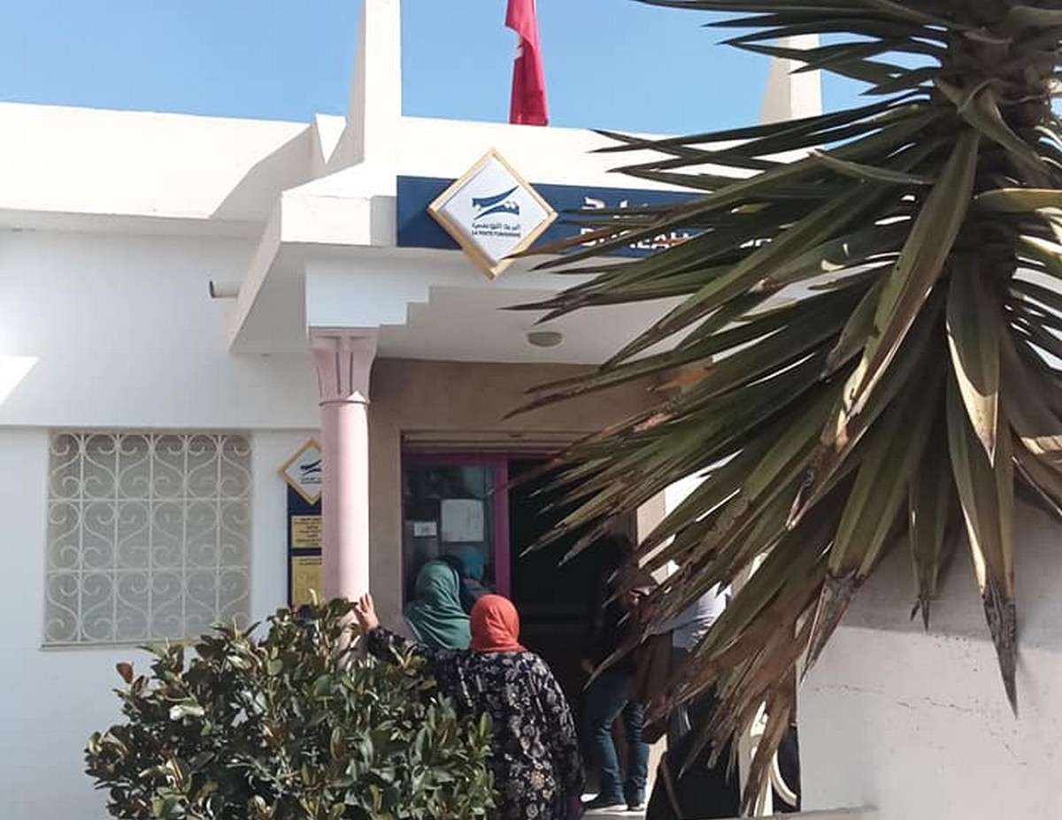 فوج اللوزة للكشافة التونسية يواصل  تدخلاته في  المؤسسات العمومية