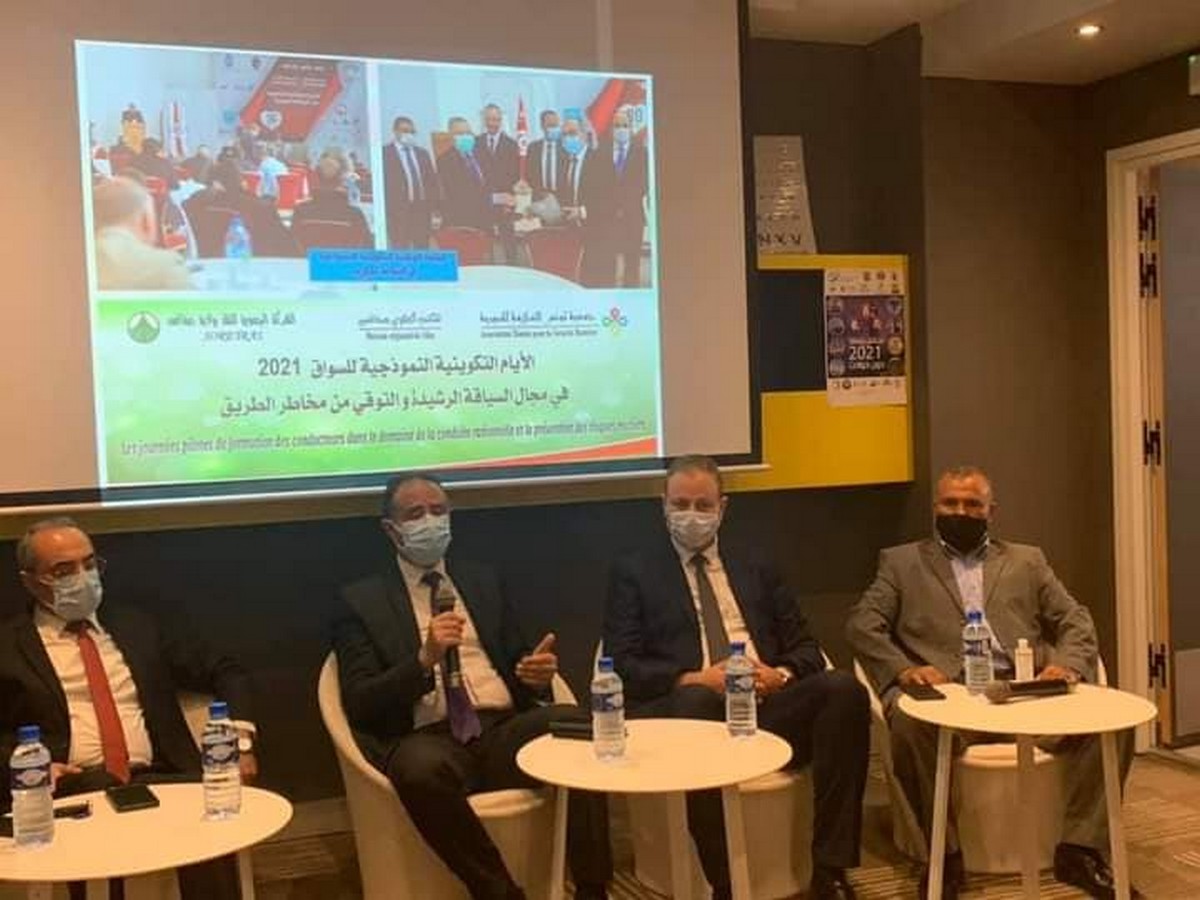 والي صفاقس يشرف على انطلاق أشغال الدورة التكوينية الأولى  للسلامة المرورية