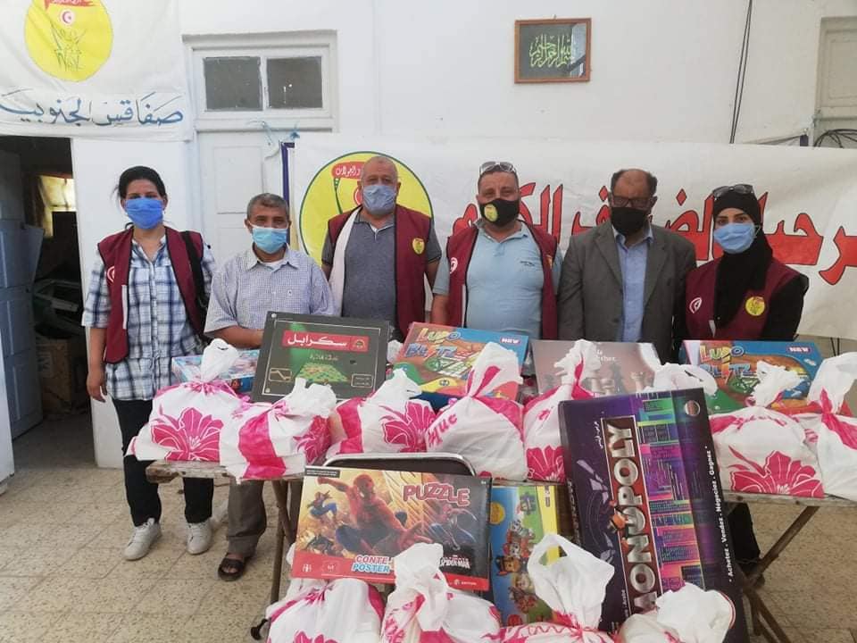 صفاقس حملة فَرّح يتيم صغير في العيد الصغير