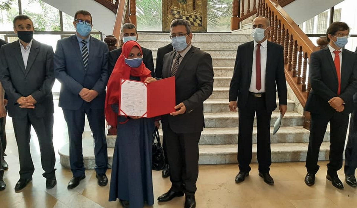 صفاقس: وزير التجهيز يشرف على موكب تسليم عقود مقاسم اجتماعية