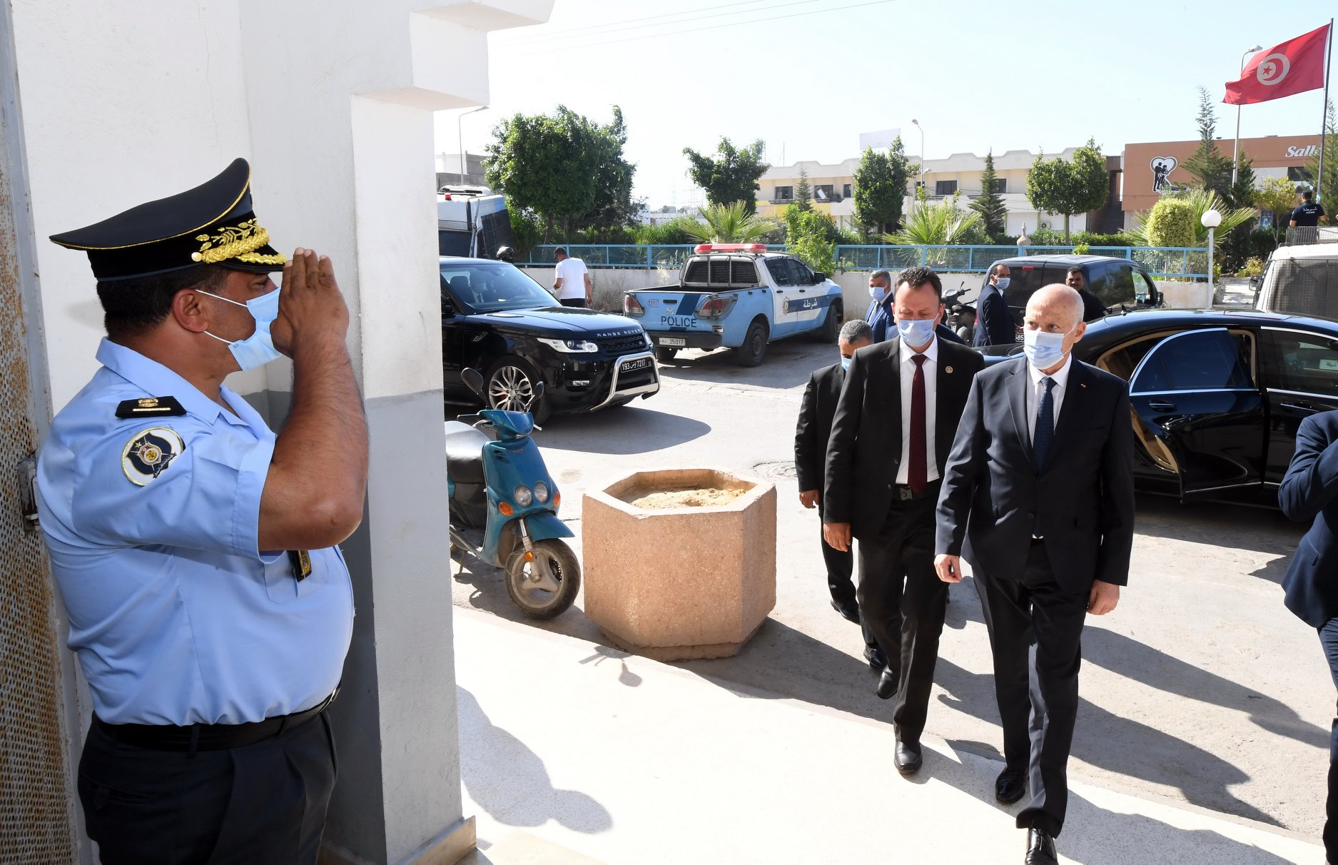 تحوّل رئيس الجمهورية إلى منطقة الأمن الوطني بسيدي حسين السيجومي