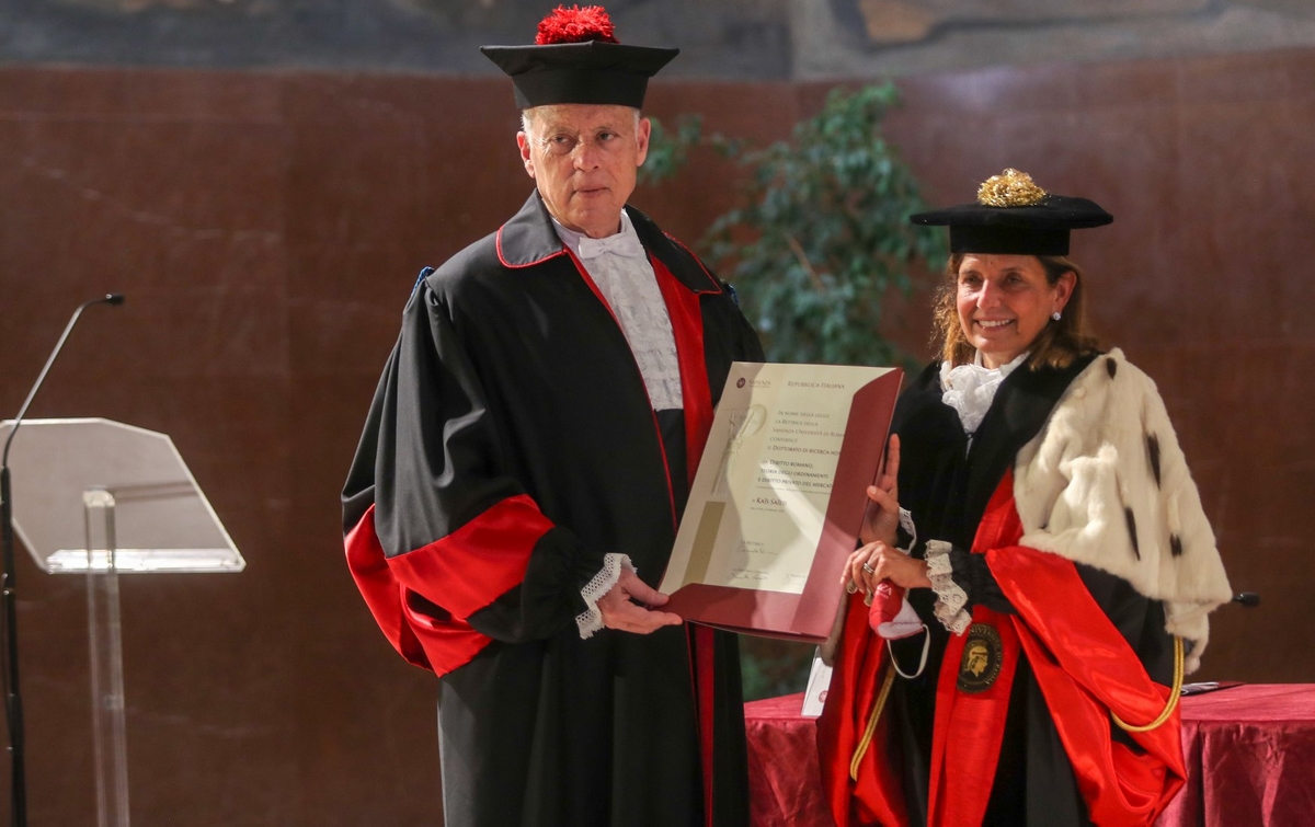 قيس سعيدّ يتحصل على الدكتوراه الفخرية من إيطاليا