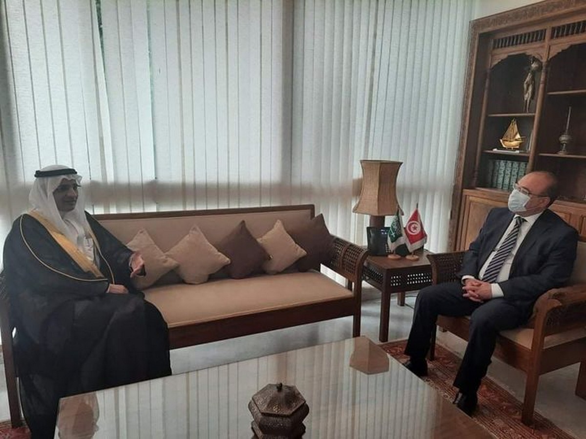 وزير السياحة يستقبل سفير المملكة العربية السعودية بتونس