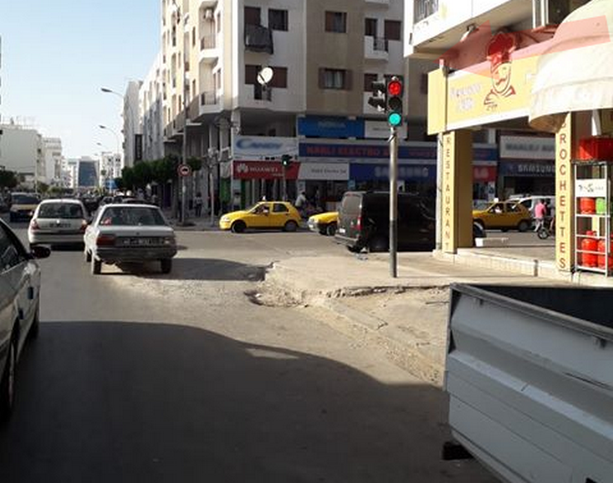 شارع 05 أوت بصفاقس : اختناق مروري لا ينتهي بسبب عطب في الإشارت الضوئية