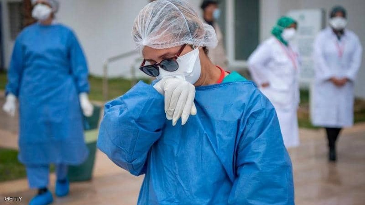 المنظمة التونسية للأطباء الشبان تحذّر من ادماج الطلبة العائدون من  اوكرانيا بكليات الطب التونسية