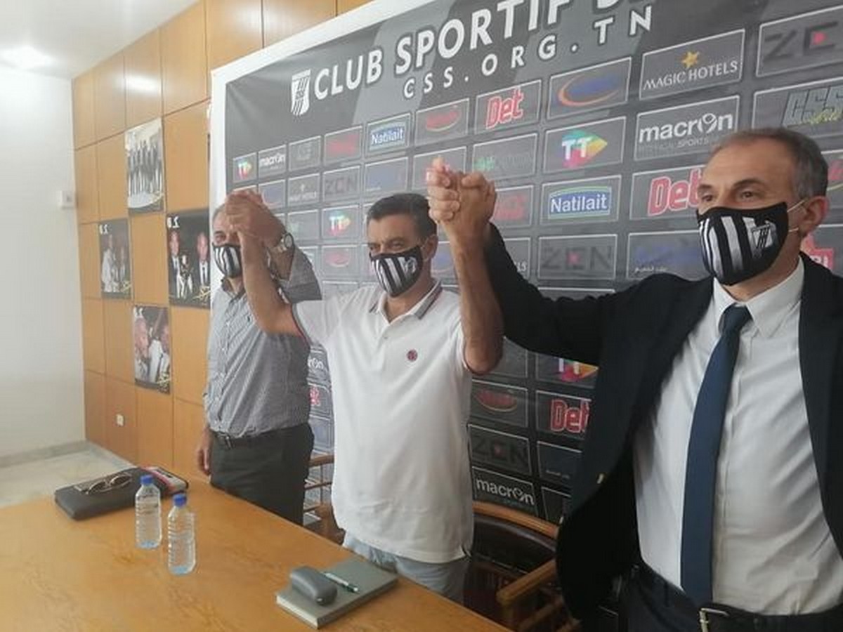 النادي الصفاقسي يقدم رسميا مدربه الايطالي