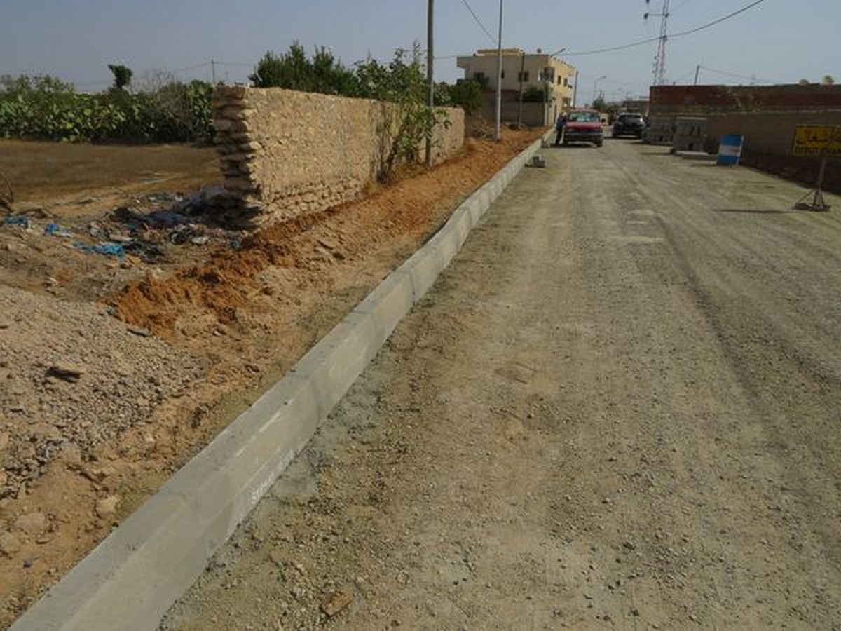 بلدية ساقية الزيت: تواصل اشغال تعبيد  الطرقات