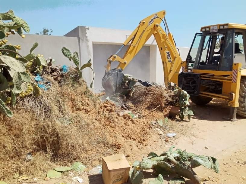 صفاقس : الطوابي تُعطلّ حركة السير بين الطرقات وإزالتها أحد حلول توسعة الطريق