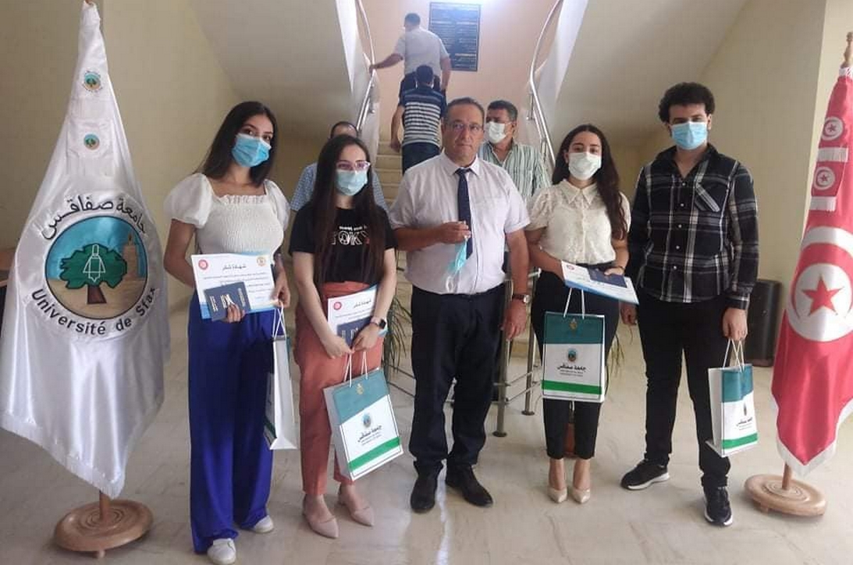 جامعة صفاقس تُكرّم طلبتها المتفوقين