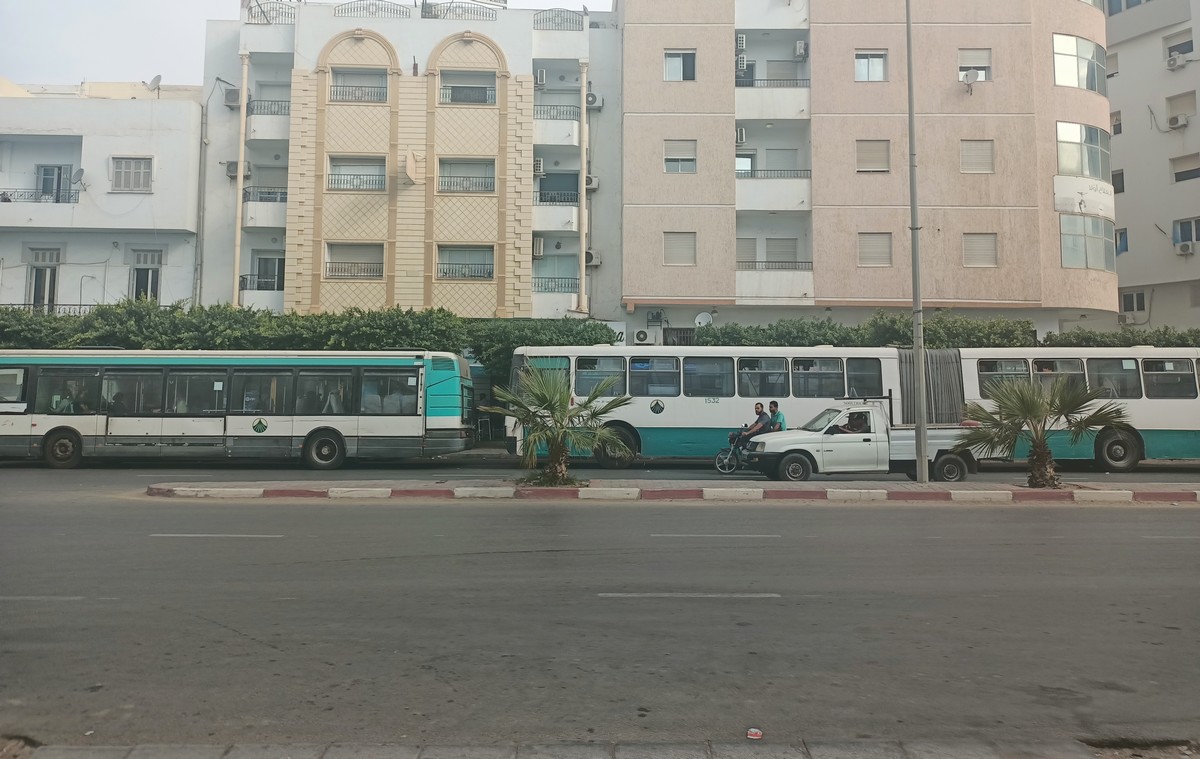 صفاقس هل بحافلات أكل عليها الدهر وشرب إستعدت السوريتراس للعودة المدرسية
