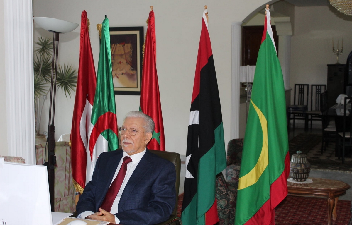 الطيّب البكوش يكشف خفايا اتصالاته مع الرئيس زين العابدين بن علي