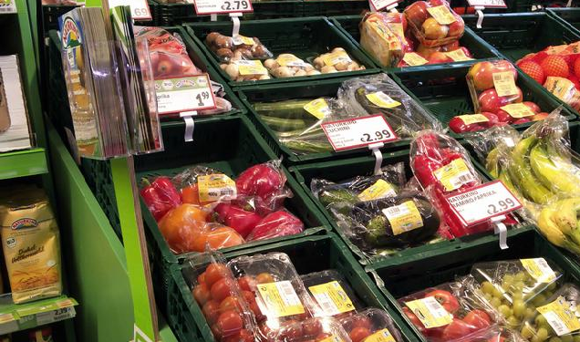 فرنسا تتجه لمنع الخضر والفواكه المغلفة بالبلاستيك ابتداء من العام المقبل