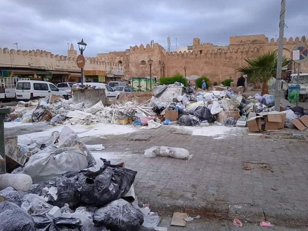 بلدية صفاقس تخفي عُيوبها  “بالجير  العربي”