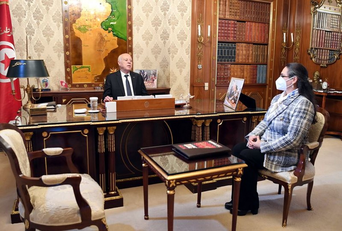 قيس  سعيّد يدعو وزيرة  البيئة  الى  “اتخاذ إجراءات فورية لوضع حد لما تعيشه مدينة صفاقس”