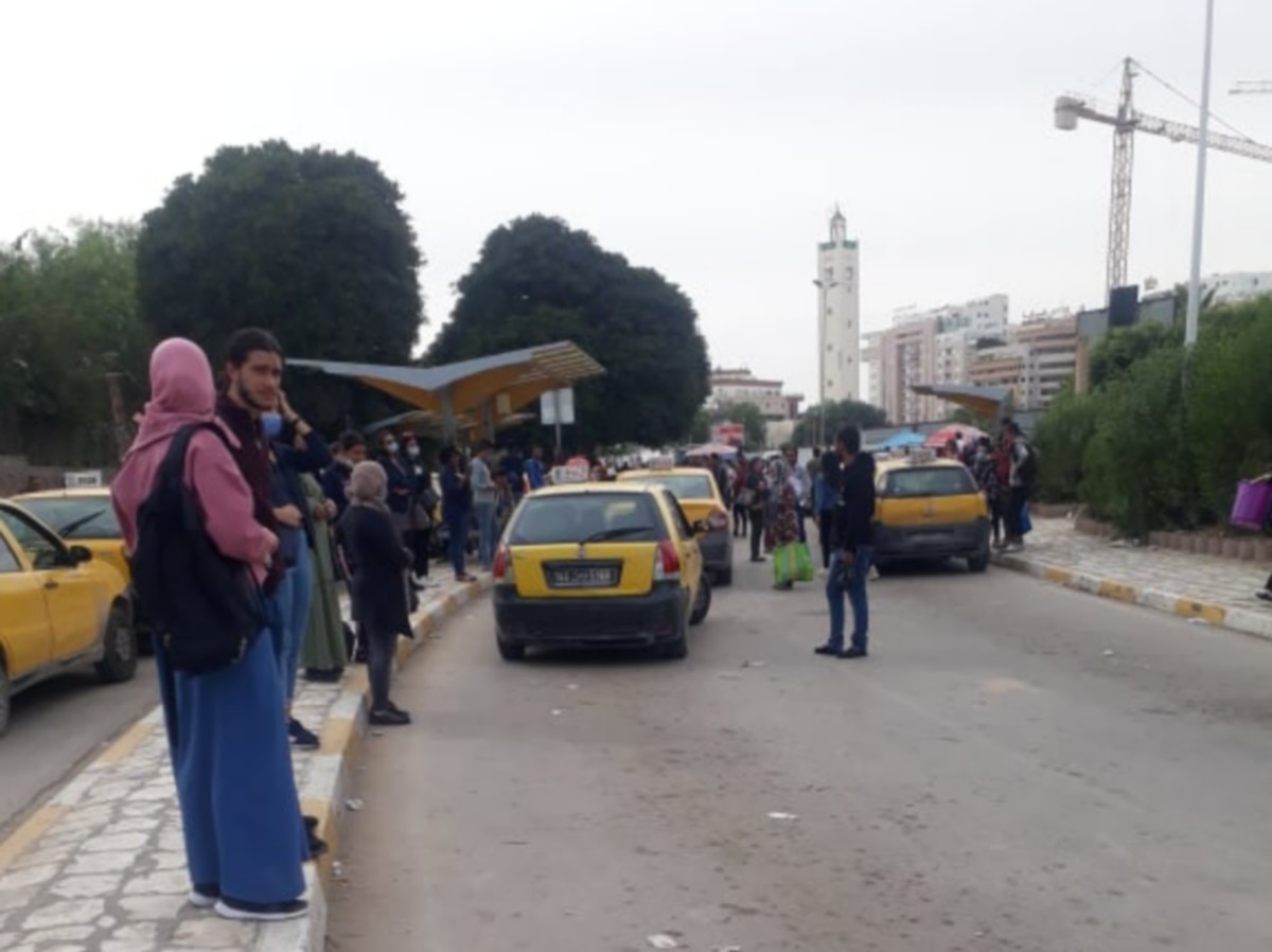 بالتوازي  مع أزمة  النفايات : معاناة الصفاقسية اليومية في النقل