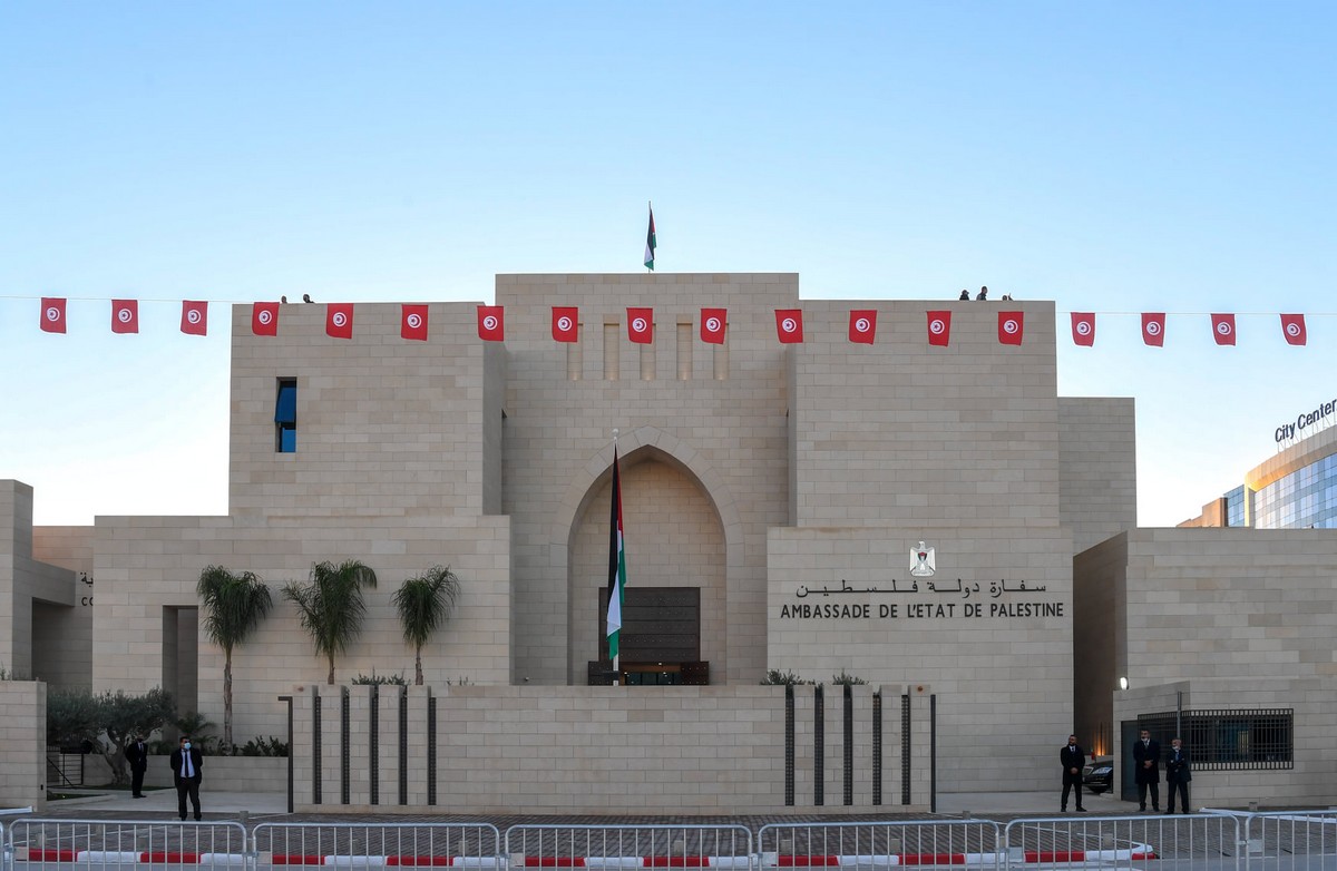 قيس  سعيد وعباس  يدشّنان  المقرّ الجديد لسفارة دولة فلسطين بتونس