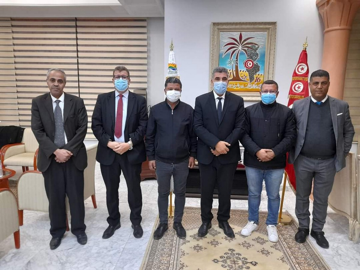 والي  صفاقس  يستقبل  الهيئة  المديرة  لكوكب  عقارب