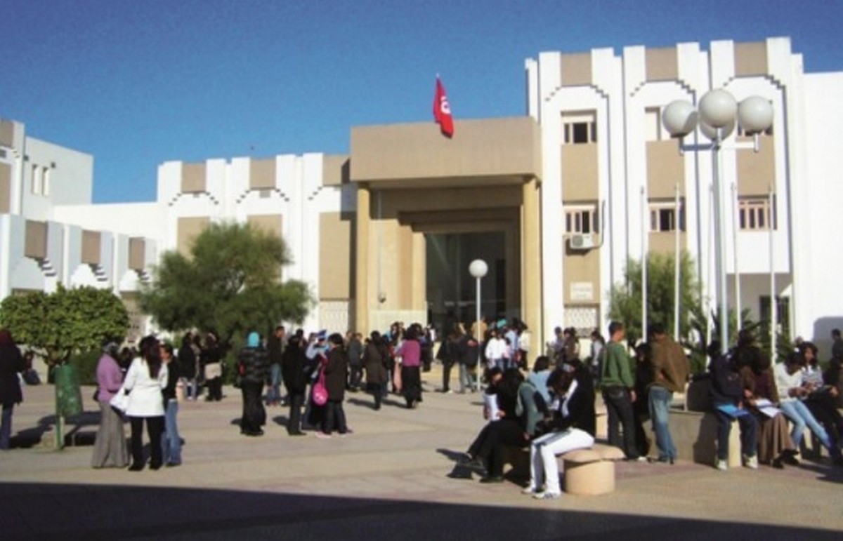 مختصّون يخْشوْن من سنة دراسية بيضاء
