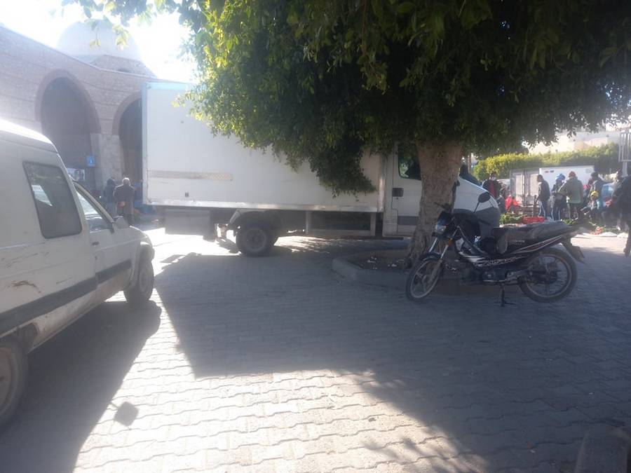 صفاقس باب الجبلي: شاحنة كبيرة تحتل الرصيف