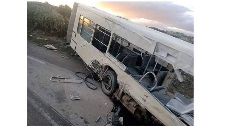 سيدي بوزيد/أولاد حفوز: إصطدام حافلة مخصصة لنقل التلاميذ بشاحنة ثقيلة