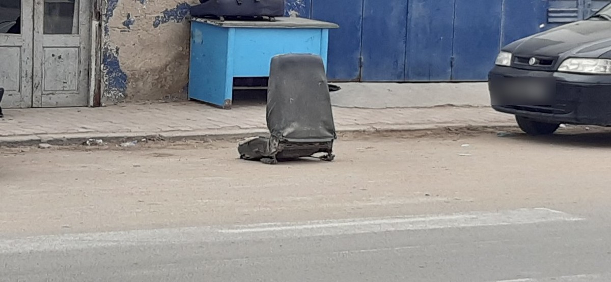 صفاقس: بالصور…فوضى بطريق قرمدة الرصيف للأكشاك أو للسيارات