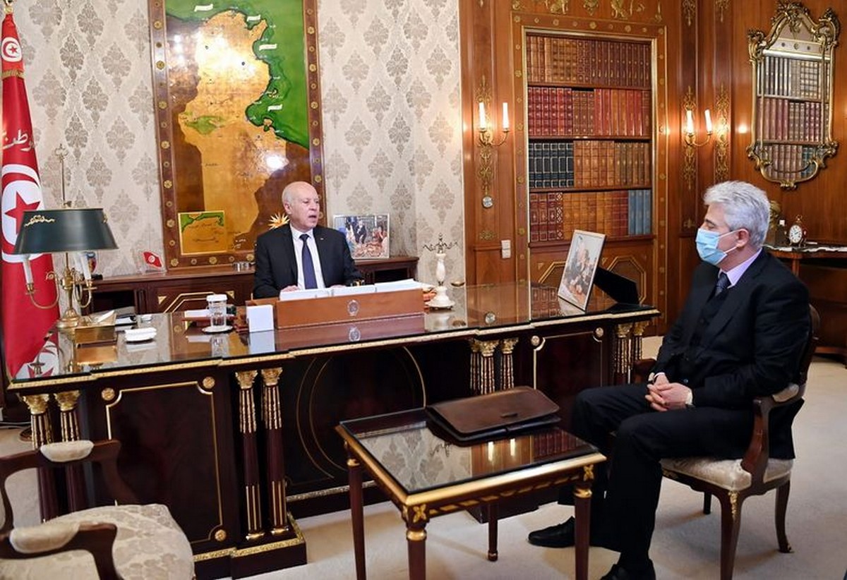 الرئيس  قيس  سعيد  يستقبل وزير  الدفاع