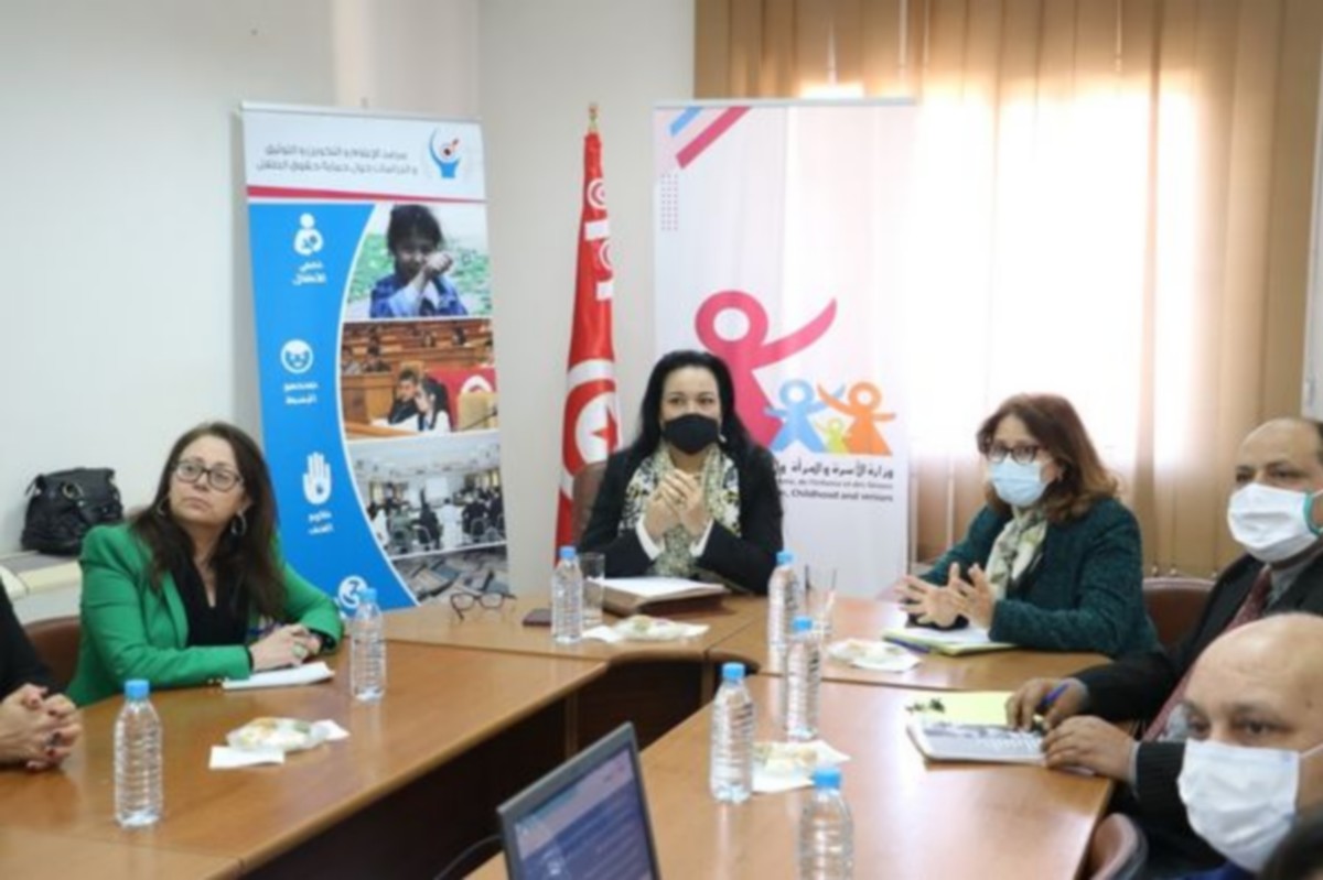 وزيرة الأسرة والطفولة تشرف على جلسة عمل بمرصد حماية حقوق الطفل