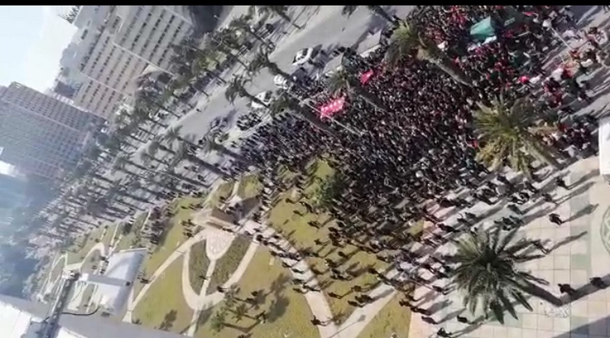 وقفة ‘مواطنون ضدّ الانقلاب’: 1200 شاركوا  في  التظاهر