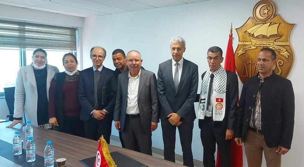 إمضاء محضر اتفاق النظام الأساسي الخاصّ بأعوان معهد الإحصاء