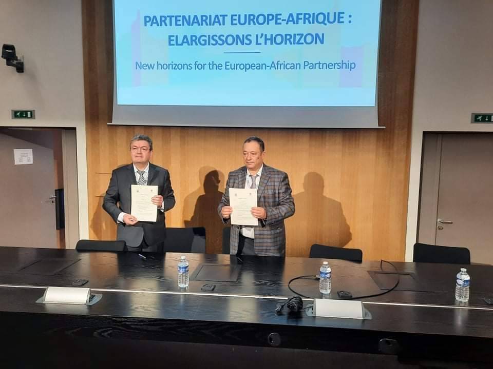 إمضاء إتفاقية تعاون ثنائي بين جامعة بوخارست (رومانيا) وجامعة صفاقس