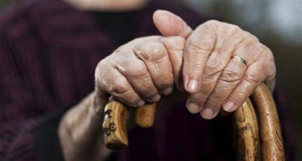 صفاقس : بُورة لعذار شابة تقتحم منزلا وتنهب مصوغ إمرأة مُسنة