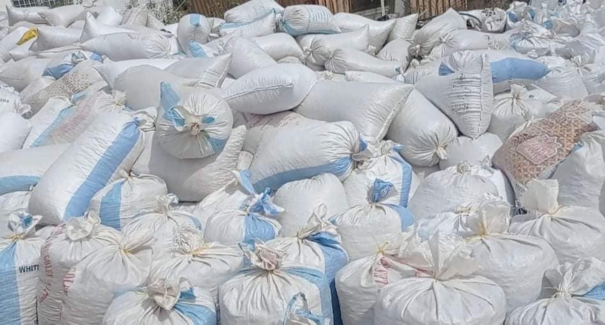 صفاقس :حجز اكثر من خمسة اطنان من الحلوى و7 اطنان من  اللوز الفاسد