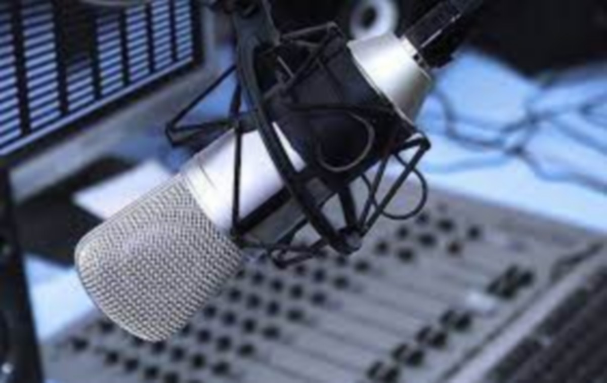 نقابتا الإذاعات والتلفزات الخاصة تدعوان الحكومة إلى التدخّل العاجل وإنقاذ القطاع