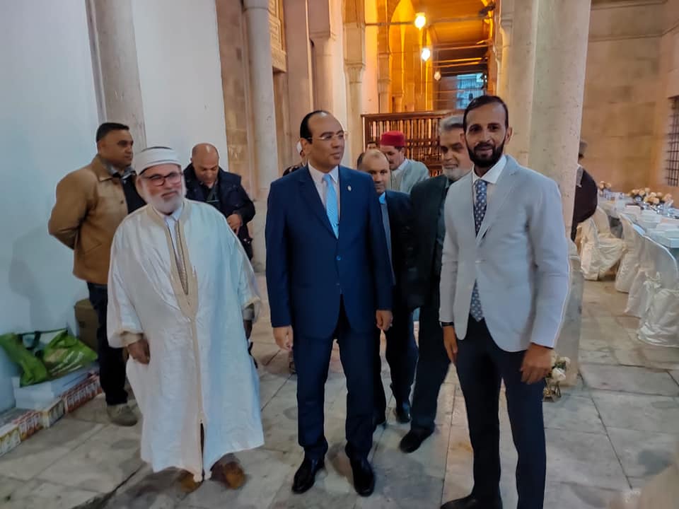 وزارة الشؤون الدينية تشرف على مائدتي إفطار بجامعي الزيتونة وعقبة