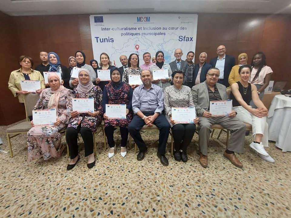 أعوان وإطارات بلدية صفاقس في دورة تكوينية حول قدرات التواصل الإيجابي وكفاءات التفاعل بين الثقافات