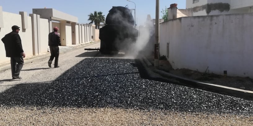 صفاقس : ساقية الزيت تعبيد مجموعة من الطرقات