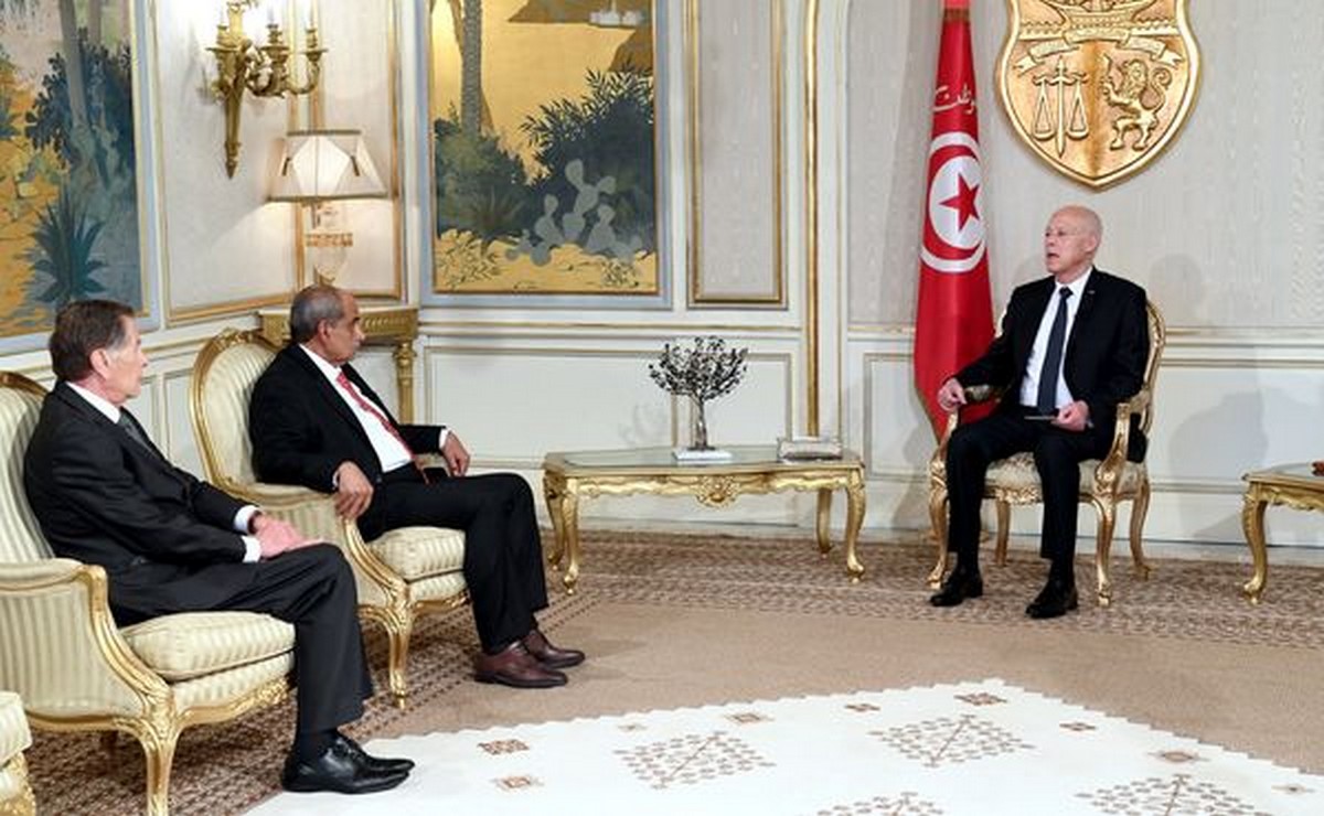 سعيّد لدى استقباله وزيرالاشغال العامة بفلسطين : خبرات تونس على ذمّة فلسطين