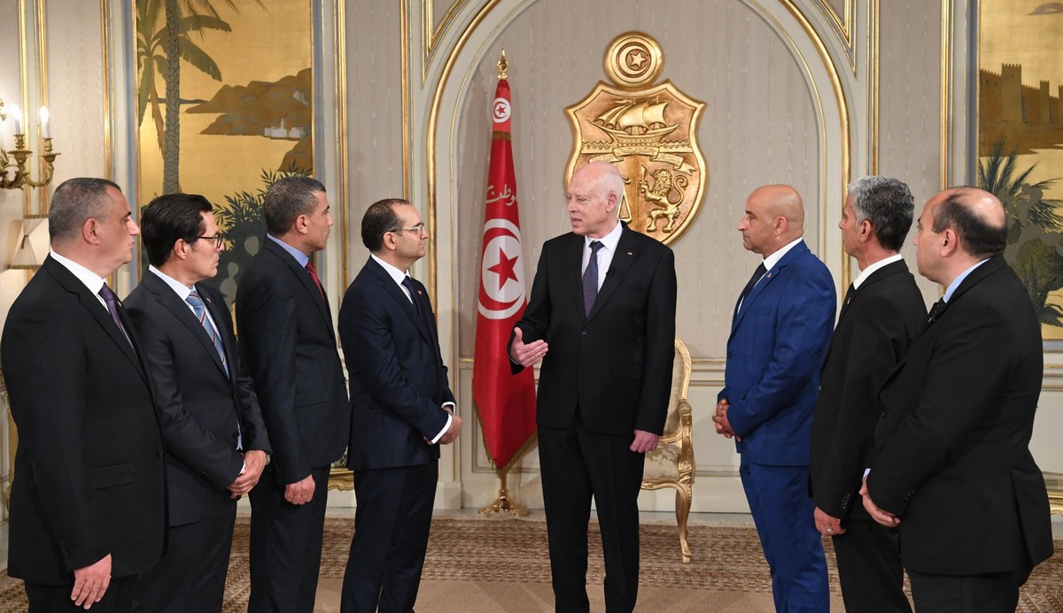 رئيس الدولة يشرف على موكب أداء اليمين من قبل رئيس الهيئة العليا المستقلة للانتخابات وأعضاءها