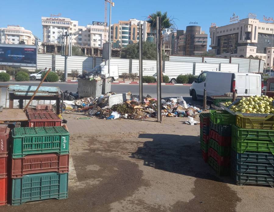 صفاقس : باب الجبلي  تحت وطأة الانتصاب الفوضوي وأطنان القمامة والروائح الكريهة
