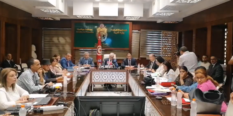 وزير التربية: منع الهواتف الجوالة في مراكز الإمتحانات حفاظا على مصداقية شهائدنا