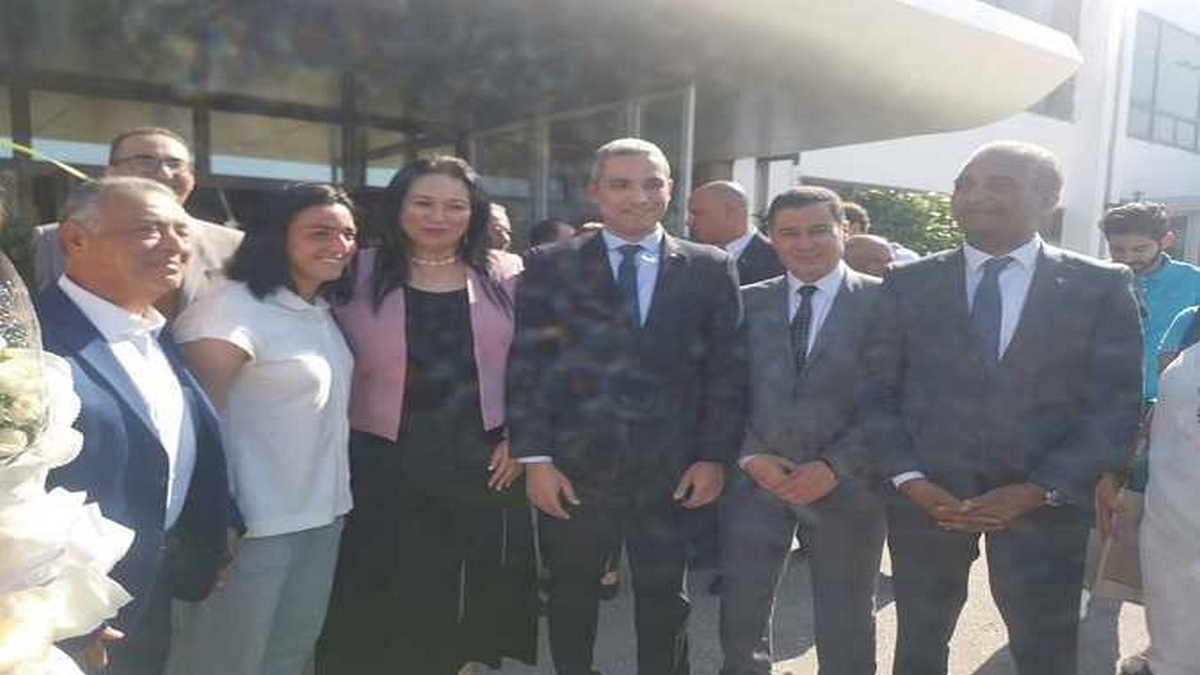 أنس جابر تصل إلى تونس وفي إستقبالها عدد من مُحبيها