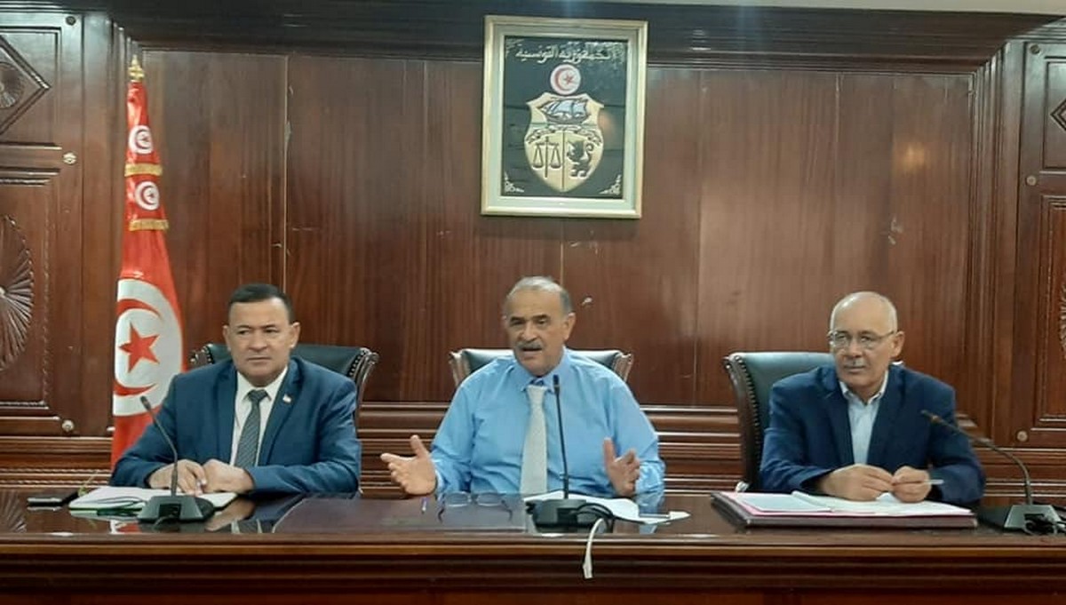 جلسة عمل في  ولاية صفاقس حول انجاح  المسار  الانتخابي