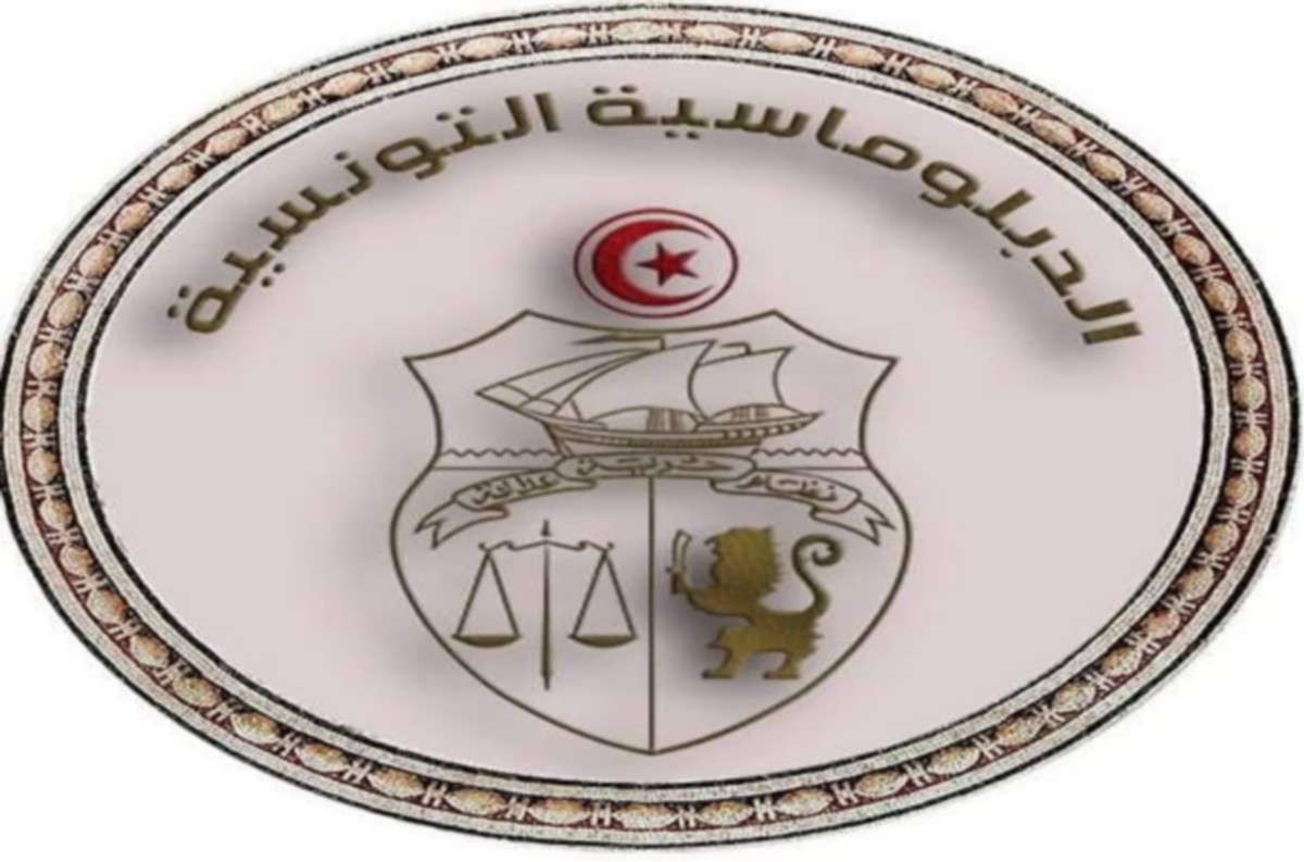 تونس تدعو جاليتها في الغابون الى ملازمة الحذر