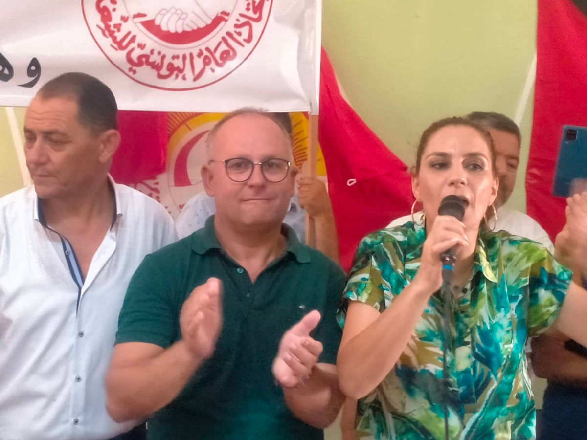 الفروع الجامعية لأسلاك التربية في صفاقس تنفّذ وقفة احتجاجية