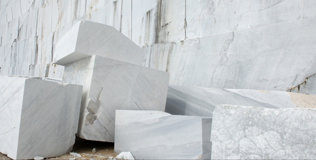 جندوبة : اصابة  اربعة  عمال اثر  سقوط قطعة كبيرة من  الرخام