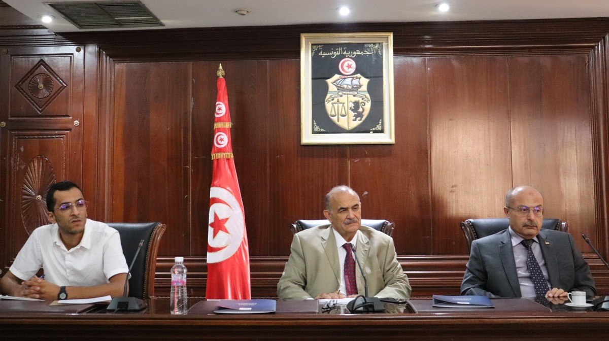 صفاقس :انعقاد اللجنة الجهوية لمتابعة تطور الأسعار وضمان انتظام التزويد والتصدي للتهريب والاحتكار